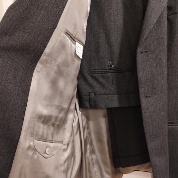 Nautica Suit - Size: 42R/36W - Picture 4 of 15